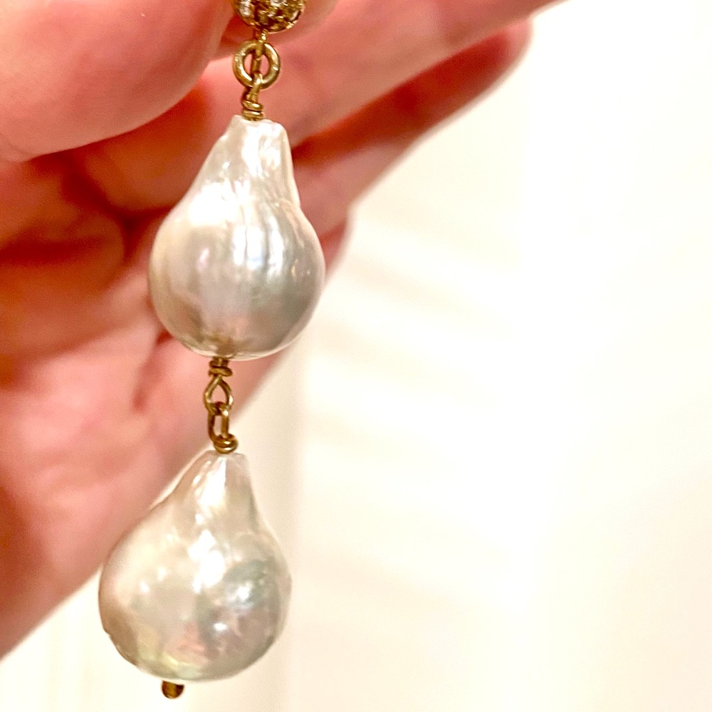 Tahitian pearl drop earrings with 18 ct gold posts